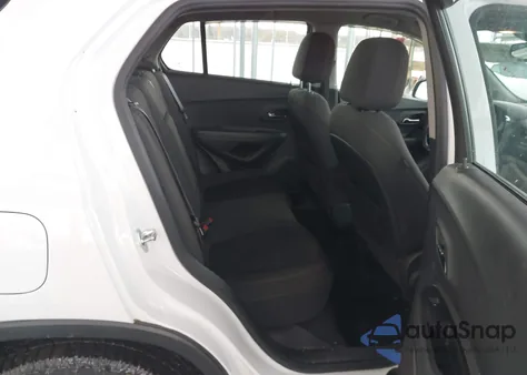 2017 Chevrolet Trax Ls z USA, uszkodzony, nr VIN KL7CJNSB7HB133874